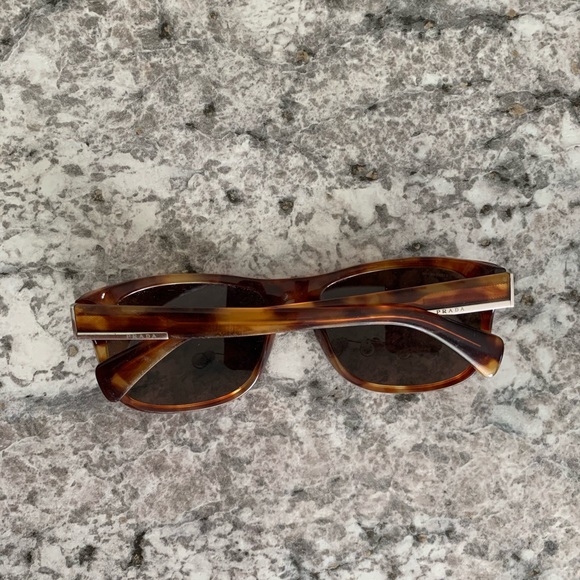Prada sunglasses - Picture 3 of 10